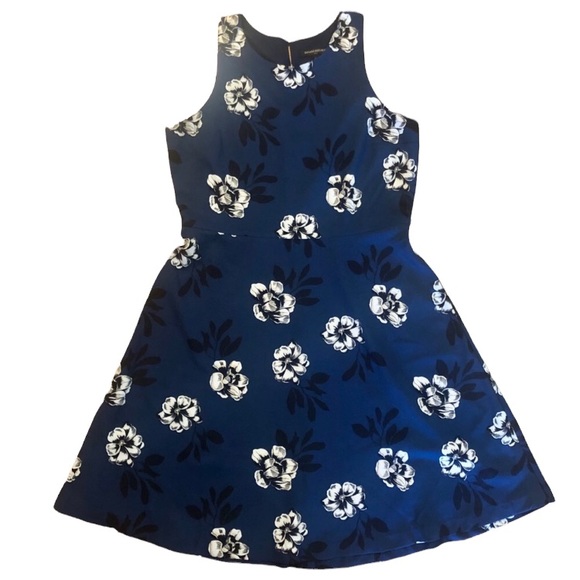 Banana Republic Dresses & Skirts - Banana Republic Blue sleeveless dress white floral pattern & keyhole, size 14